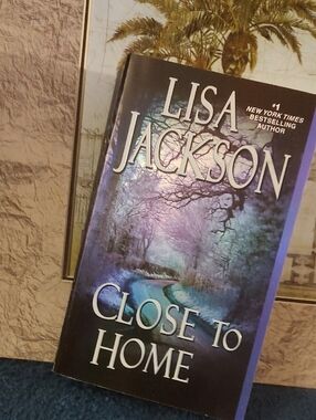 Lisa JACKSON 📚, CLOSER TO HOME/2014